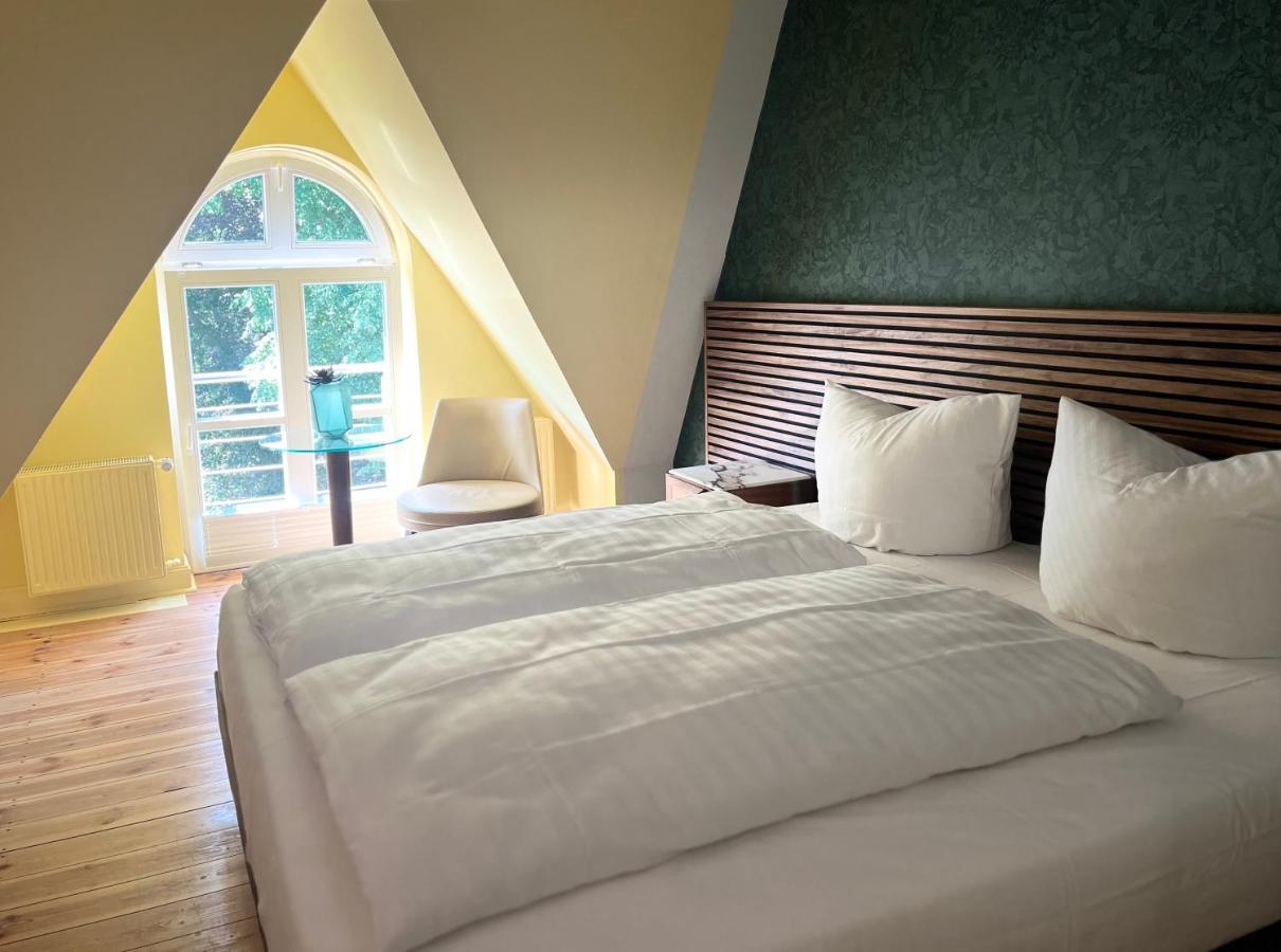 Stuckhotel Fettehenne Ratingen Exterior photo